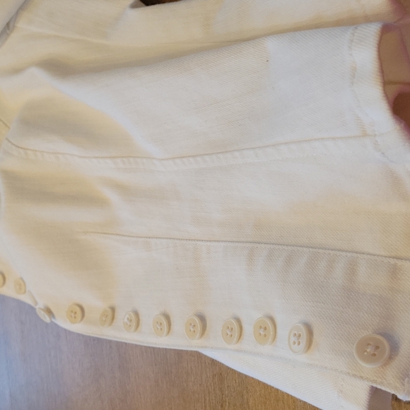 LAUREN JEANS CO. WHITE BUTTON DOWN DENIM JACKET. - Picture 9 of 11